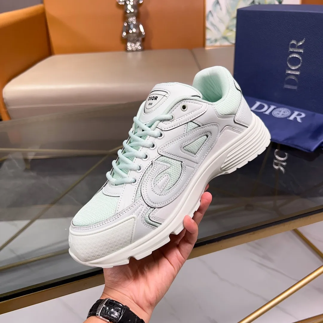 Men's Men's Shoes💰P460💰【DIOR】Dior's new B30 low-top sneakers✅ Carefully crafted from gray mesh fabric and white technical fabric, it features a CD30" graphic logo, and "DIO~B30" and "CD30" logos on the heel and tongue. The extra-light sculpted rubber sole is paired with iconic embellishments to enhance style, and internal stretch details create an ideal and comfortable wearing experience. Can be matched with a variety of casual looks to highlight a fashionable and modern sports style. Size: 38-44 (45 can be customized)